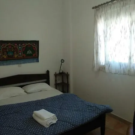 Gialos Village מלון דירות מונמבאסיה