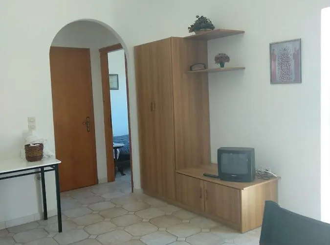 Ξενοδοχείο με διαμερίσματα Gialos Village 3*