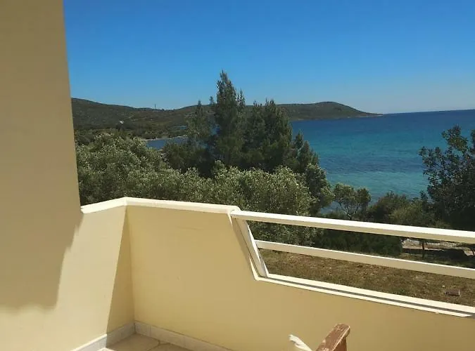 Apartahotel Gialos Village 3*